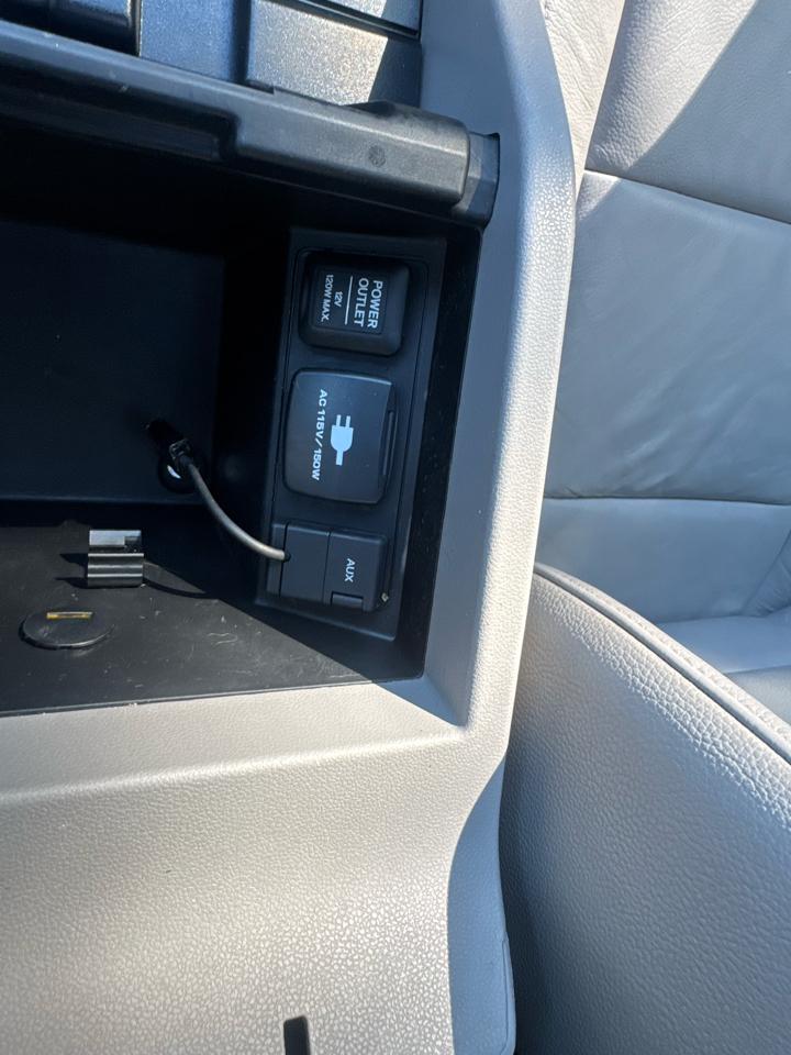 Honda Pilot Touring 4WD 5-Spd AT with DVD 2013