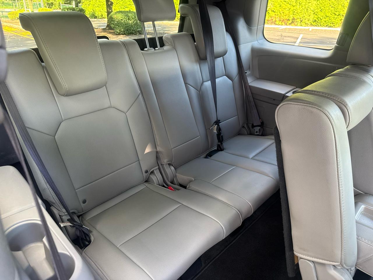 Honda Pilot Touring 4WD 5-Spd AT with DVD 2013