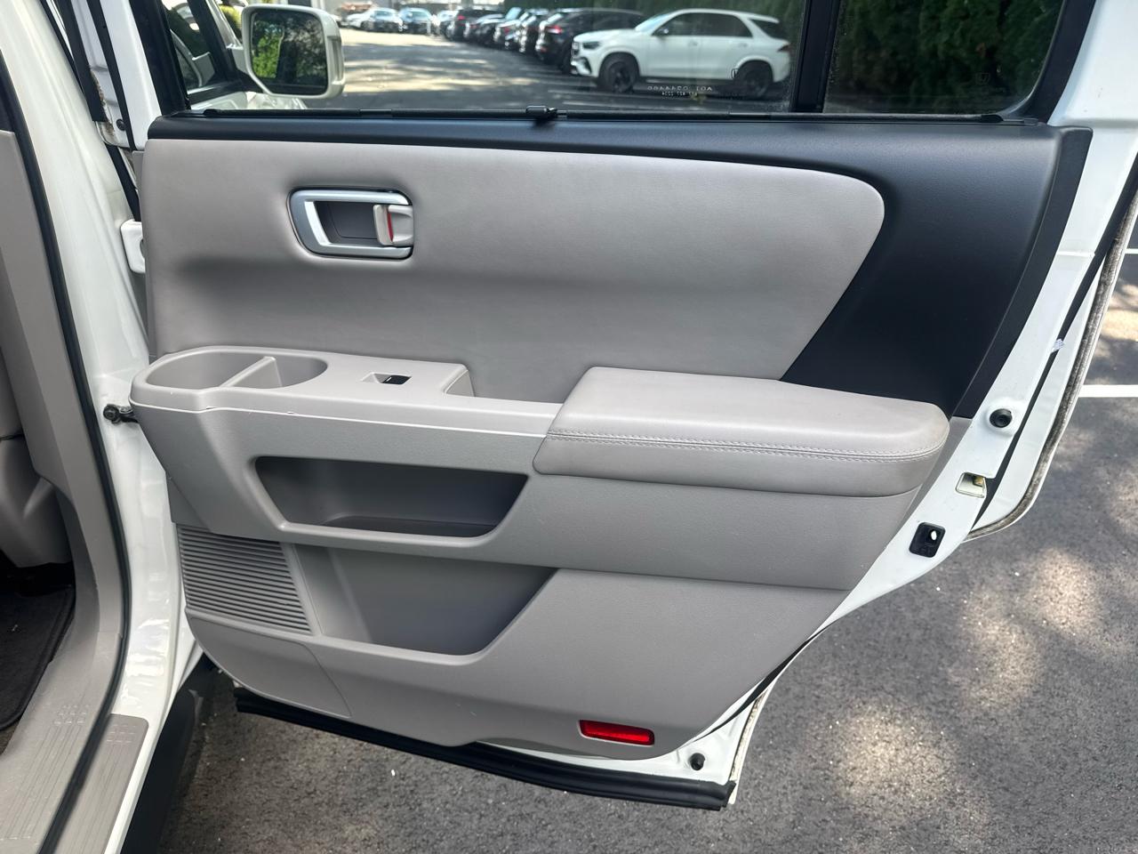 Honda Pilot Touring 4WD 5-Spd AT with DVD 2013