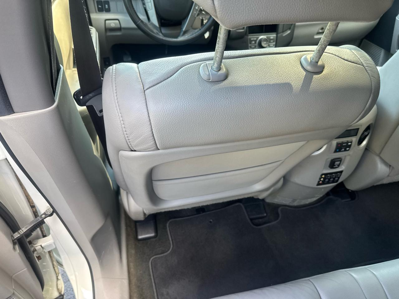 Honda Pilot Touring 4WD 5-Spd AT with DVD 2013