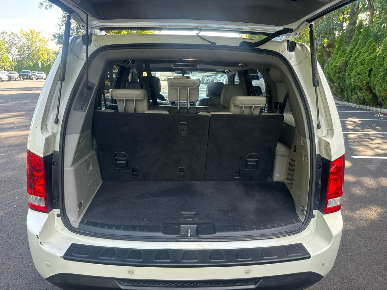 Honda Pilot Touring 4WD 5-Spd AT with DVD 2013