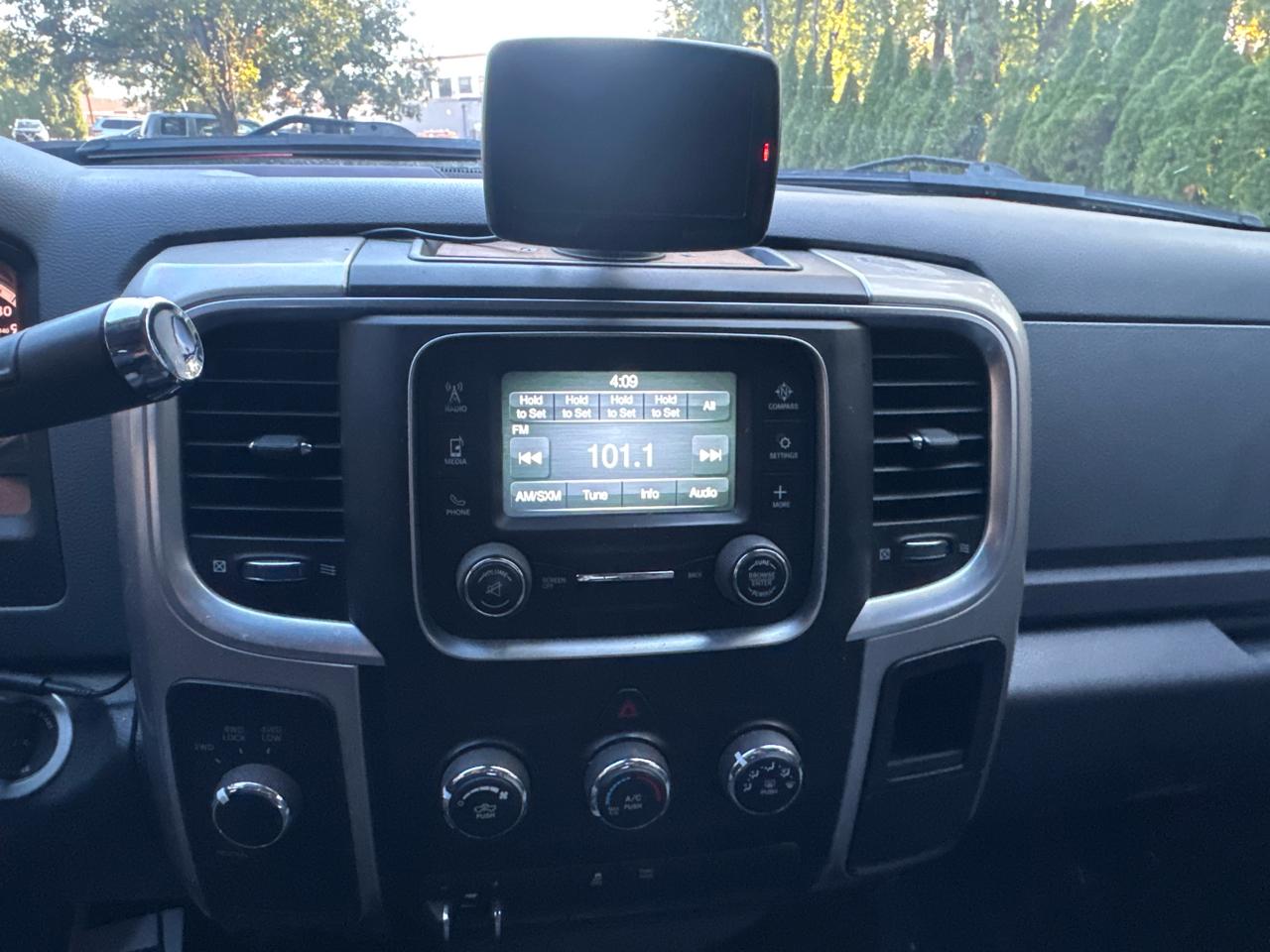 RAM 2500 SLT Crew Cab SWB 4WD 2017