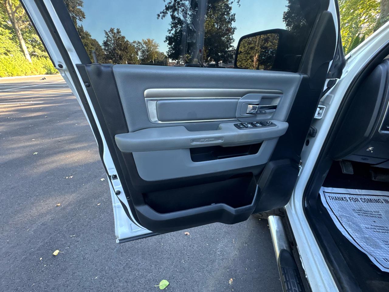 RAM 2500 SLT Crew Cab SWB 4WD 2017