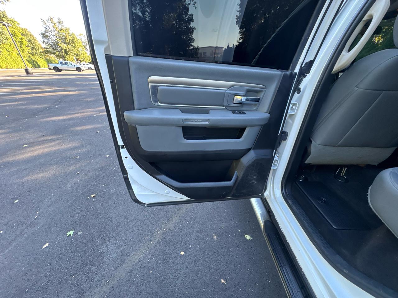RAM 2500 SLT Crew Cab SWB 4WD 2017