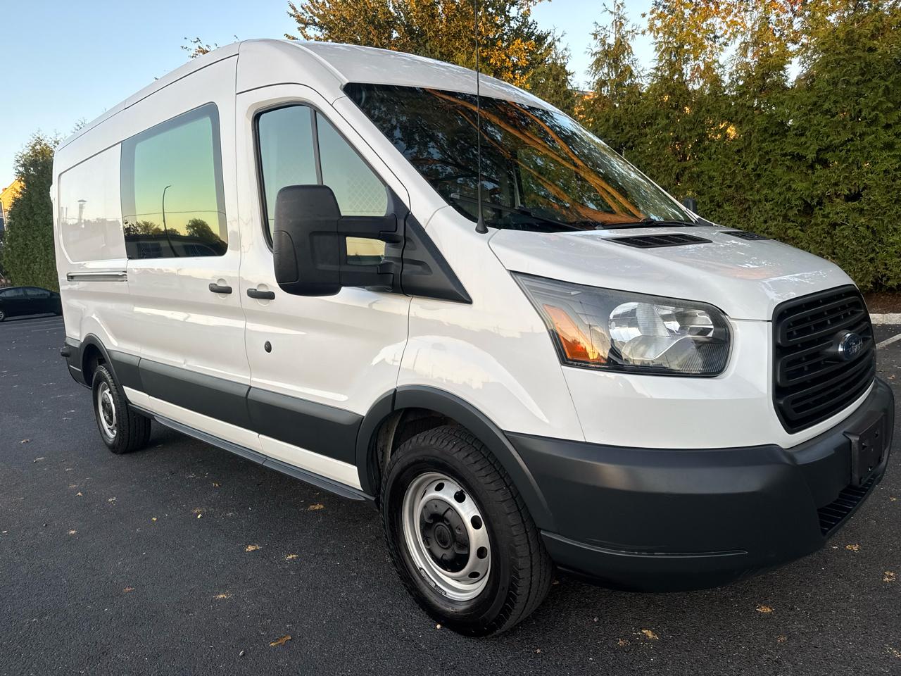 2015 Ford Transit 250 Van Med. Roof w/Sliding Pass. 148-in. WB