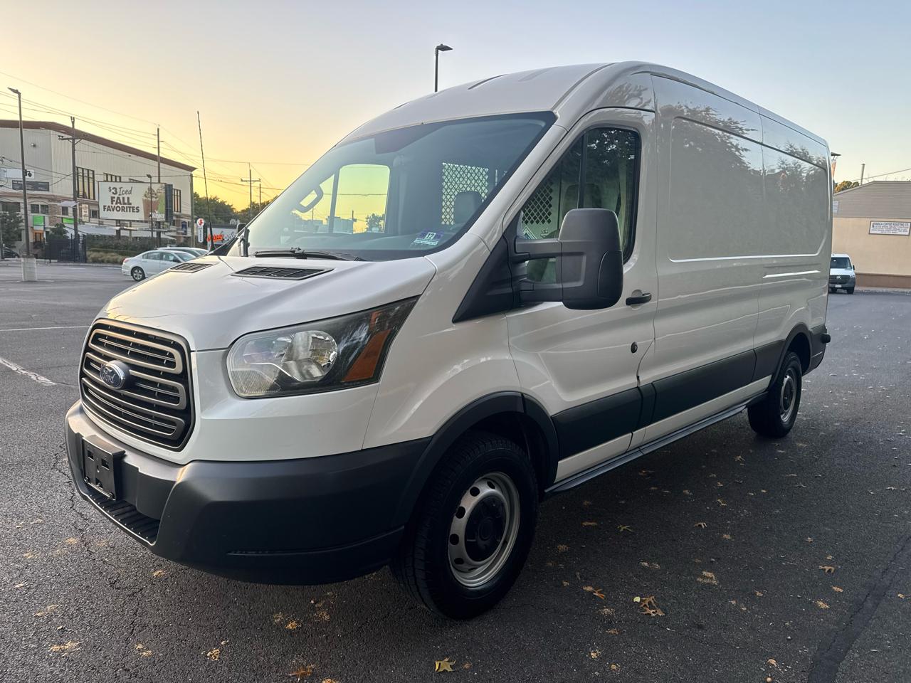 Ford Transit 250 Van Med. Roof w/Sliding Pass. 148-in. WB 2015