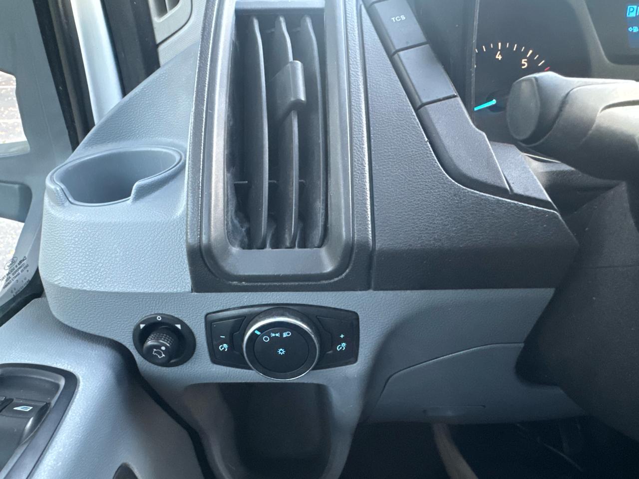 Ford Transit 250 Van Med. Roof w/Sliding Pass. 148-in. WB 2015