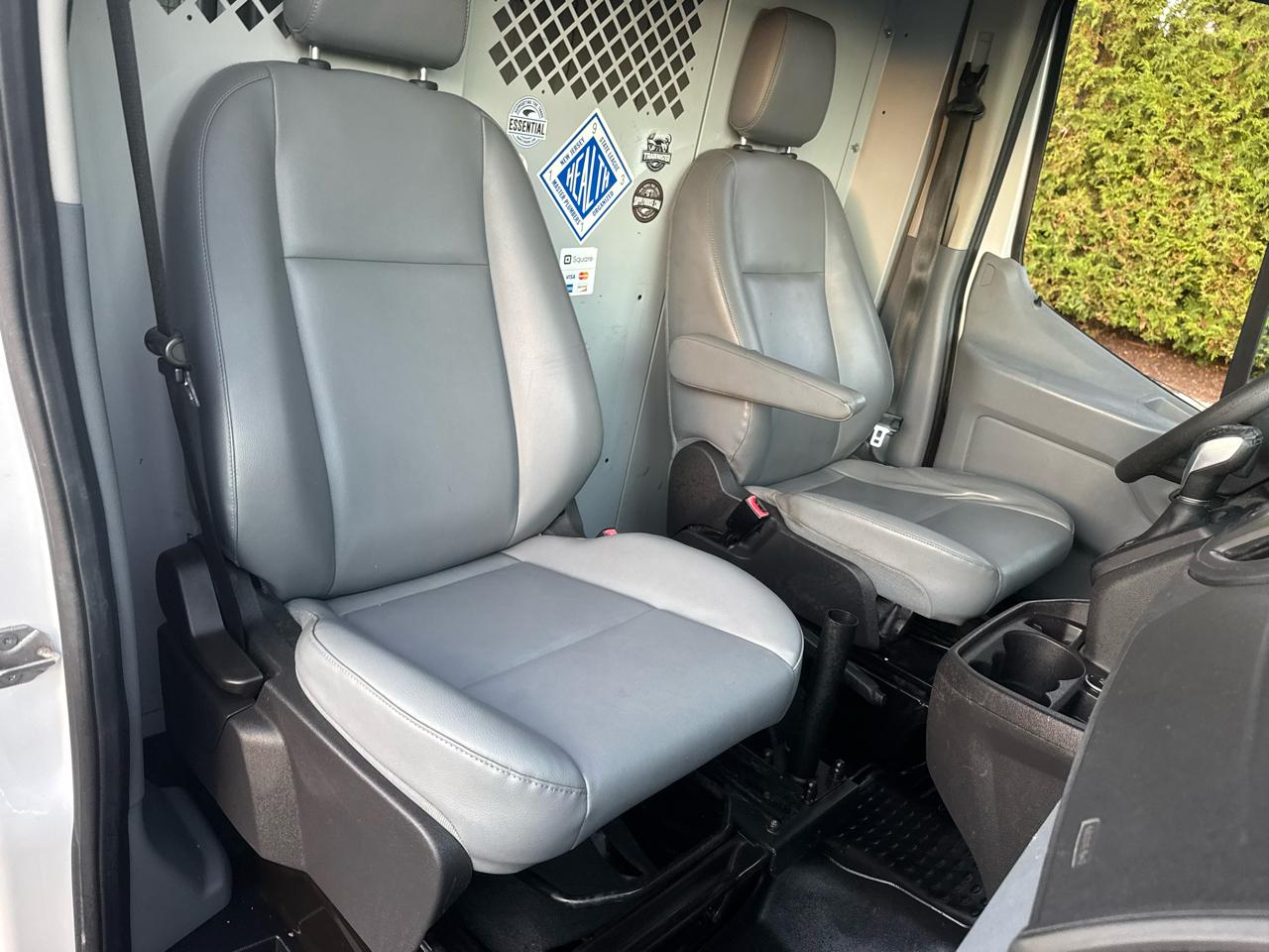 Ford Transit 250 Van Med. Roof w/Sliding Pass. 148-in. WB 2015