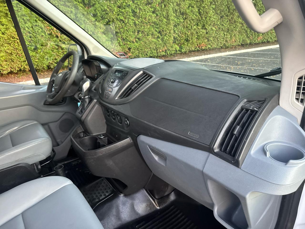 Ford Transit 250 Van Med. Roof w/Sliding Pass. 148-in. WB 2015