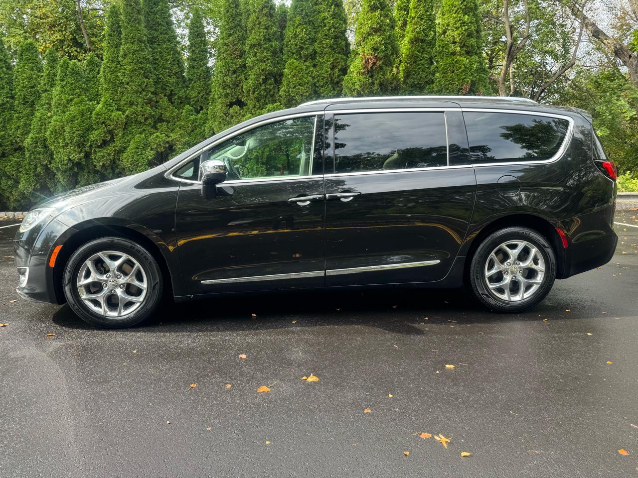 Chrysler Pacifica Limited 2018