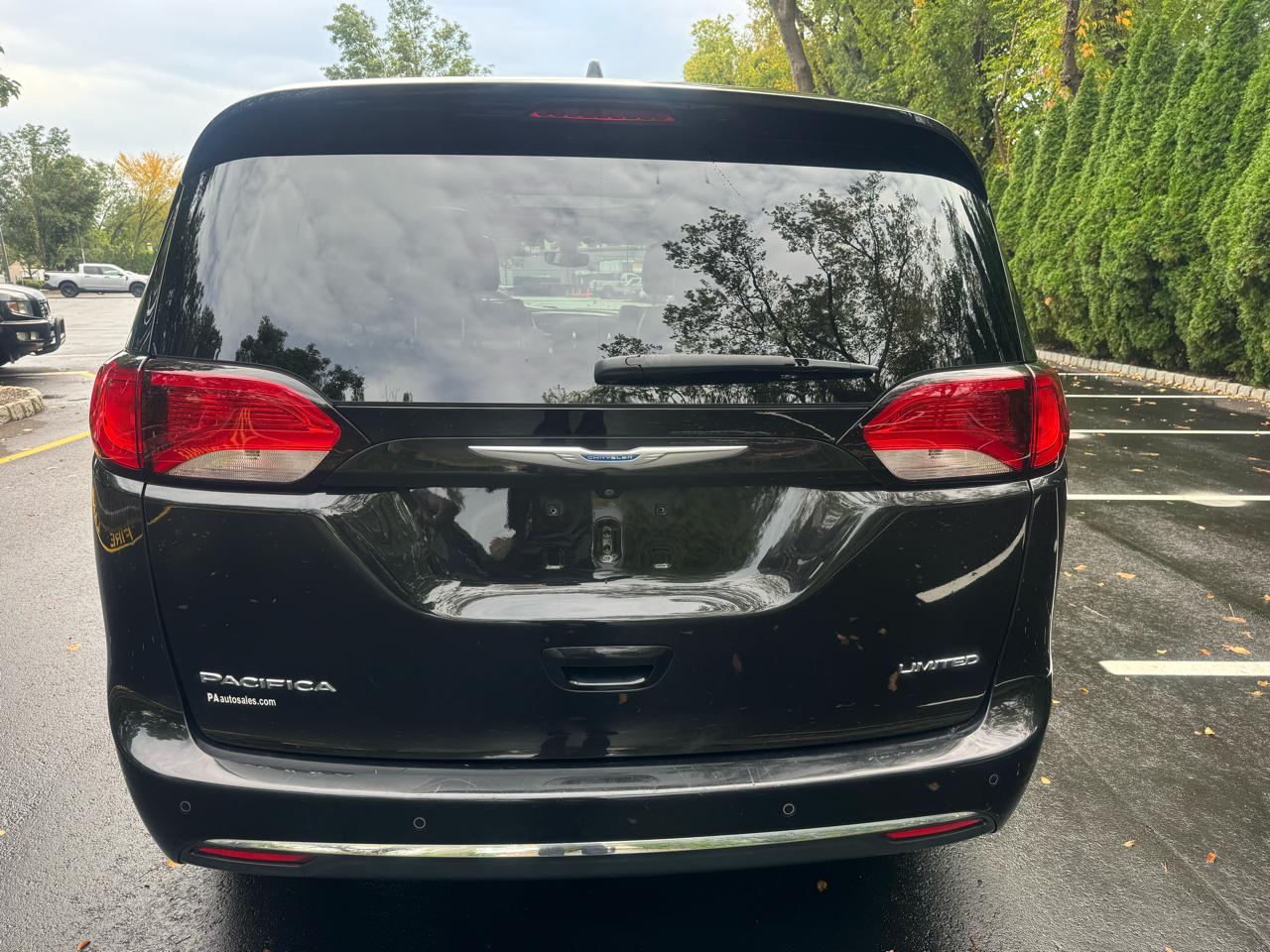 Chrysler Pacifica Limited 2018