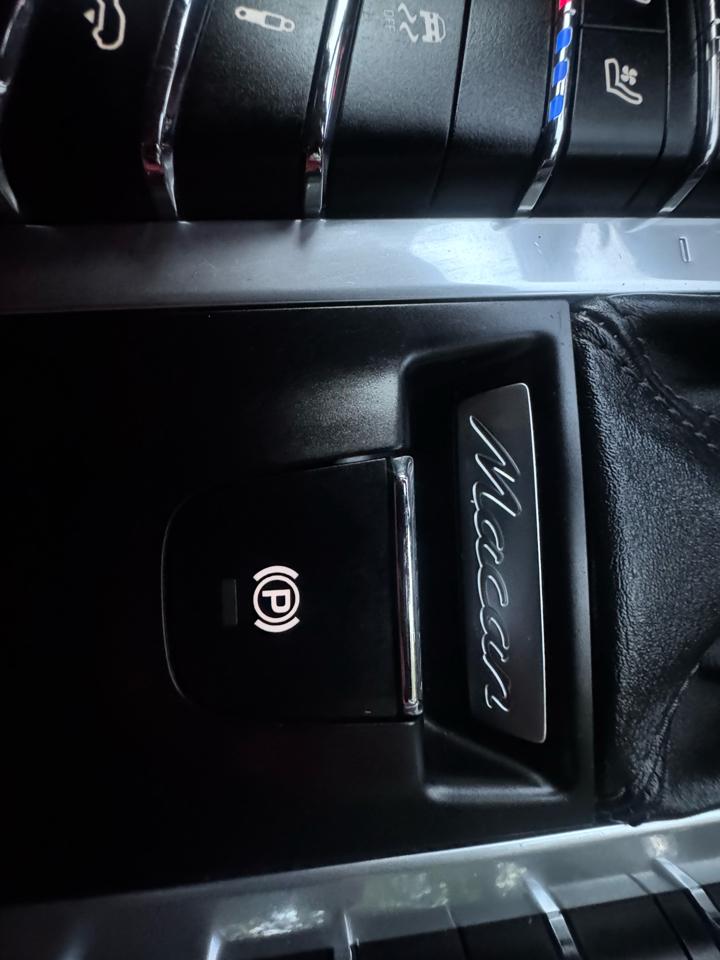 Porsche Macan GTS 2021