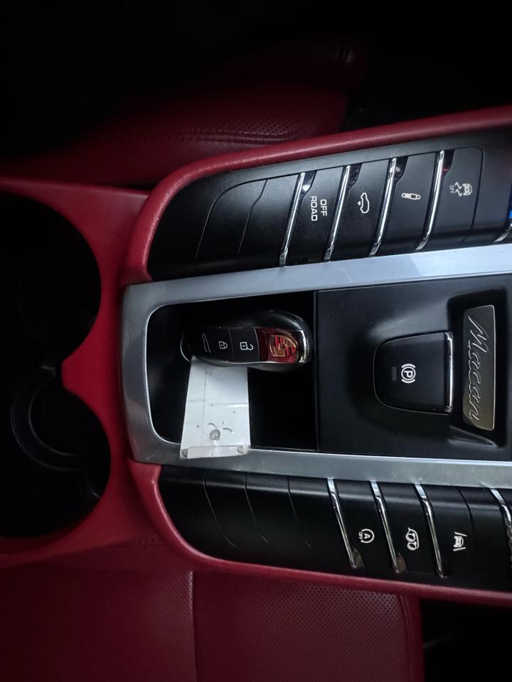 Porsche Macan GTS 2021