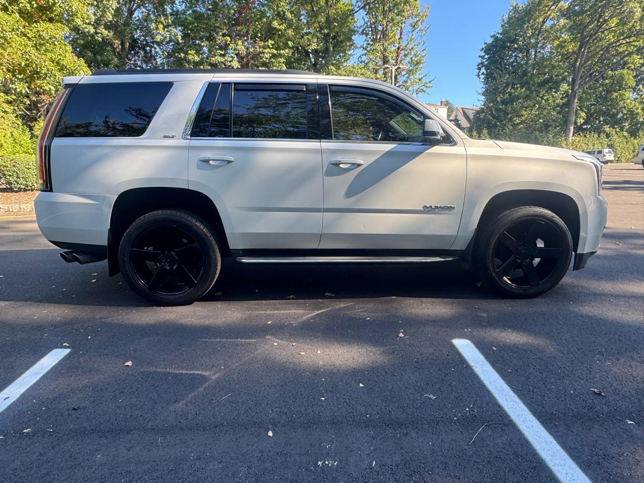 GMC Yukon SLT 4WD 2017