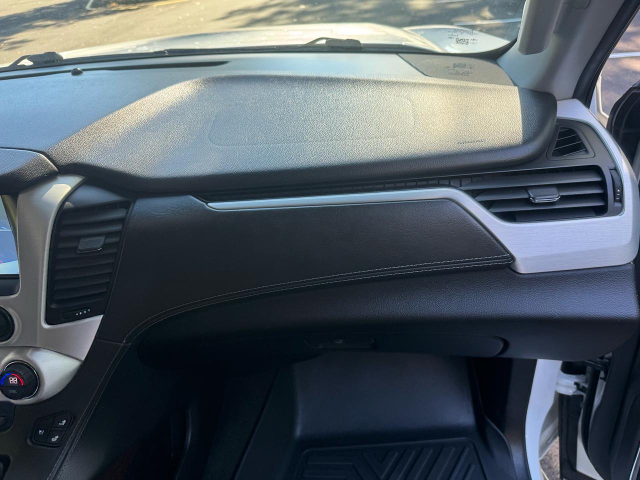 GMC Yukon SLT 4WD 2017
