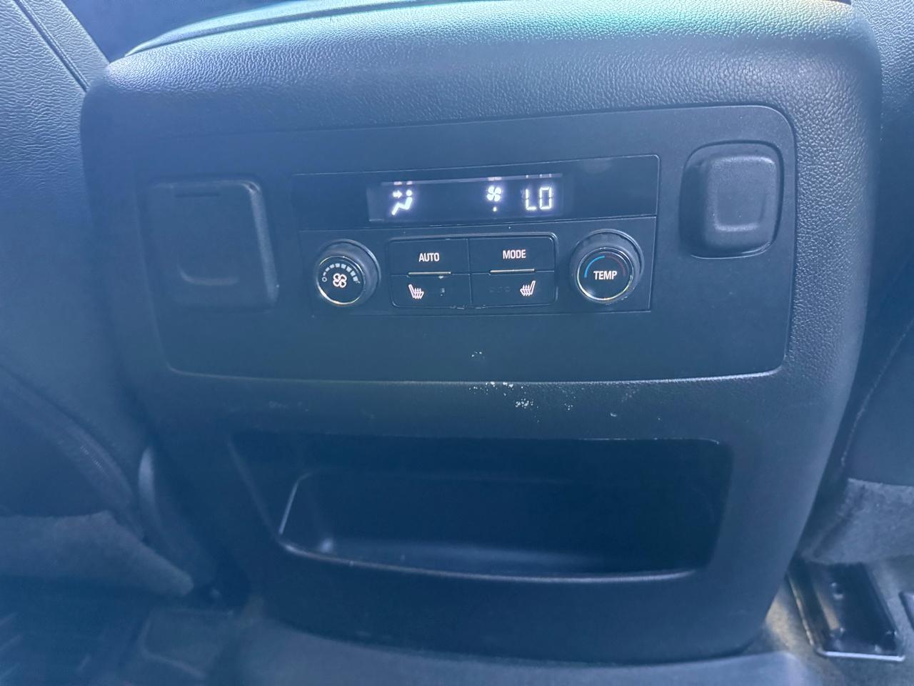 GMC Yukon SLT 4WD 2017