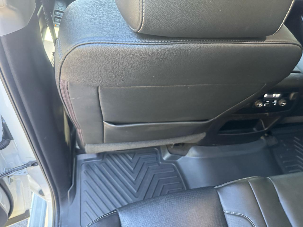 GMC Yukon SLT 4WD 2017
