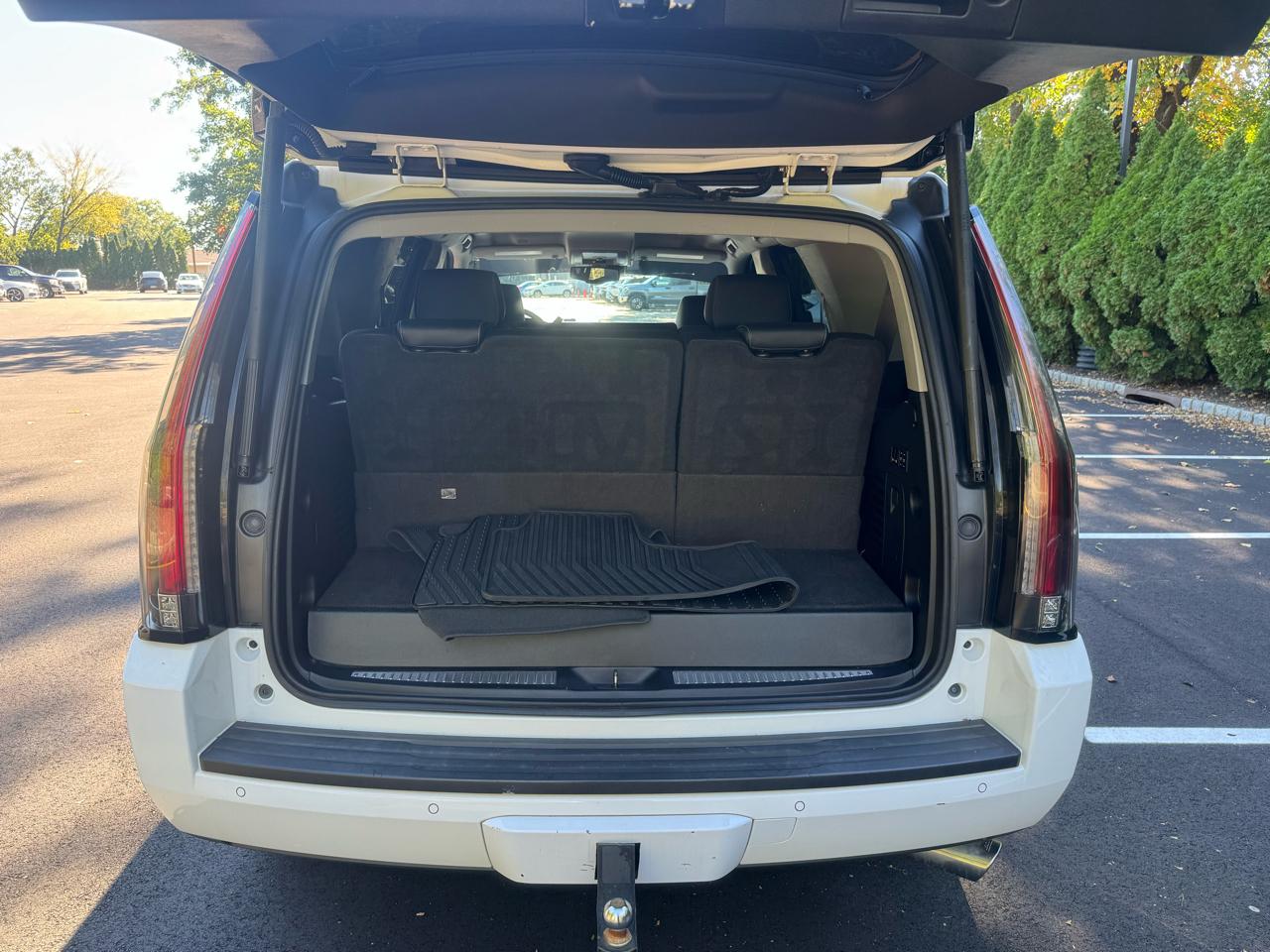 GMC Yukon SLT 4WD 2017