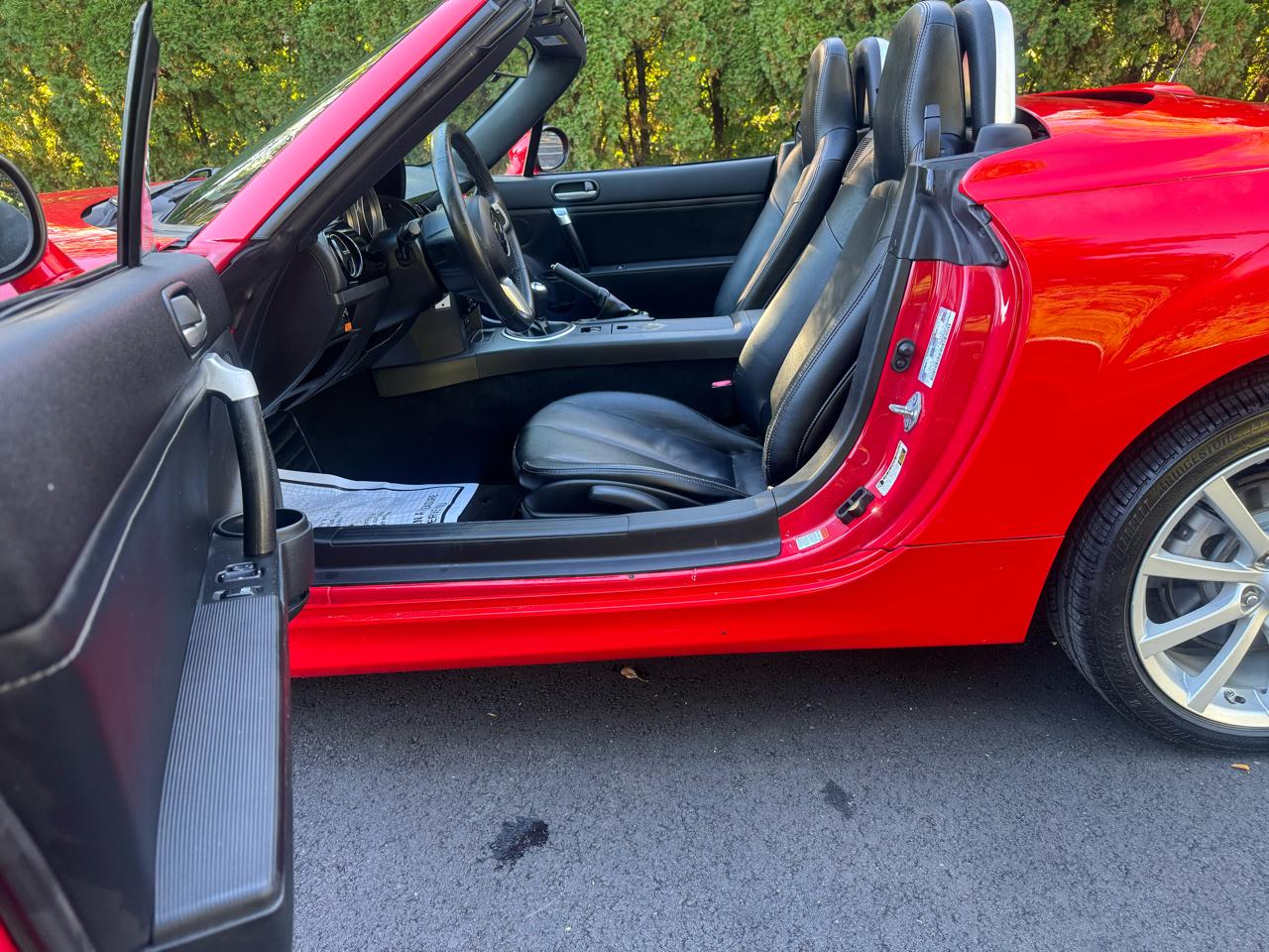 Mazda MX-5 Miata Touring Power Retractable Hardtop 2008