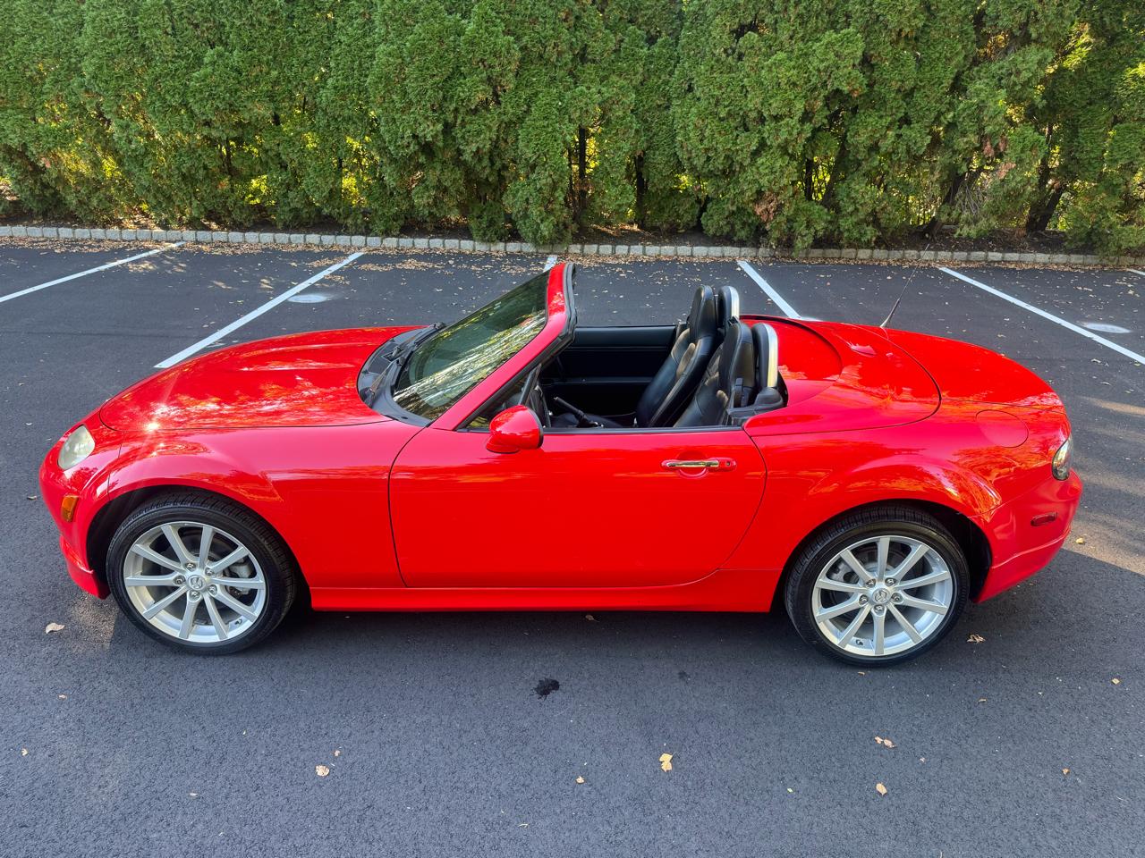 Mazda MX-5 Miata Touring Power Retractable Hardtop 2008