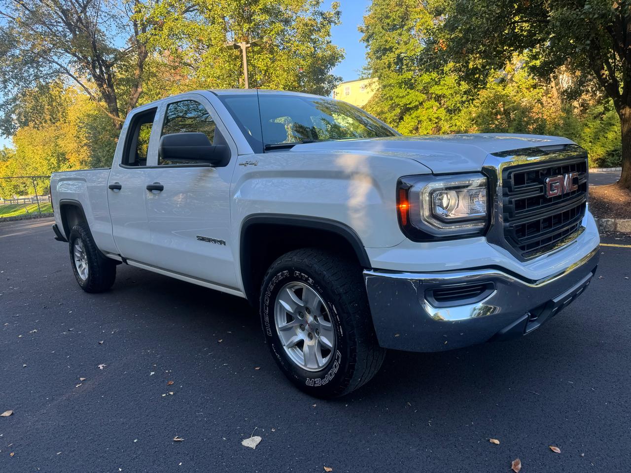 Summit White 2018 GMC Sierra 1500 Pickup Truck Four-Wheel Drive 6-Speed Automatic