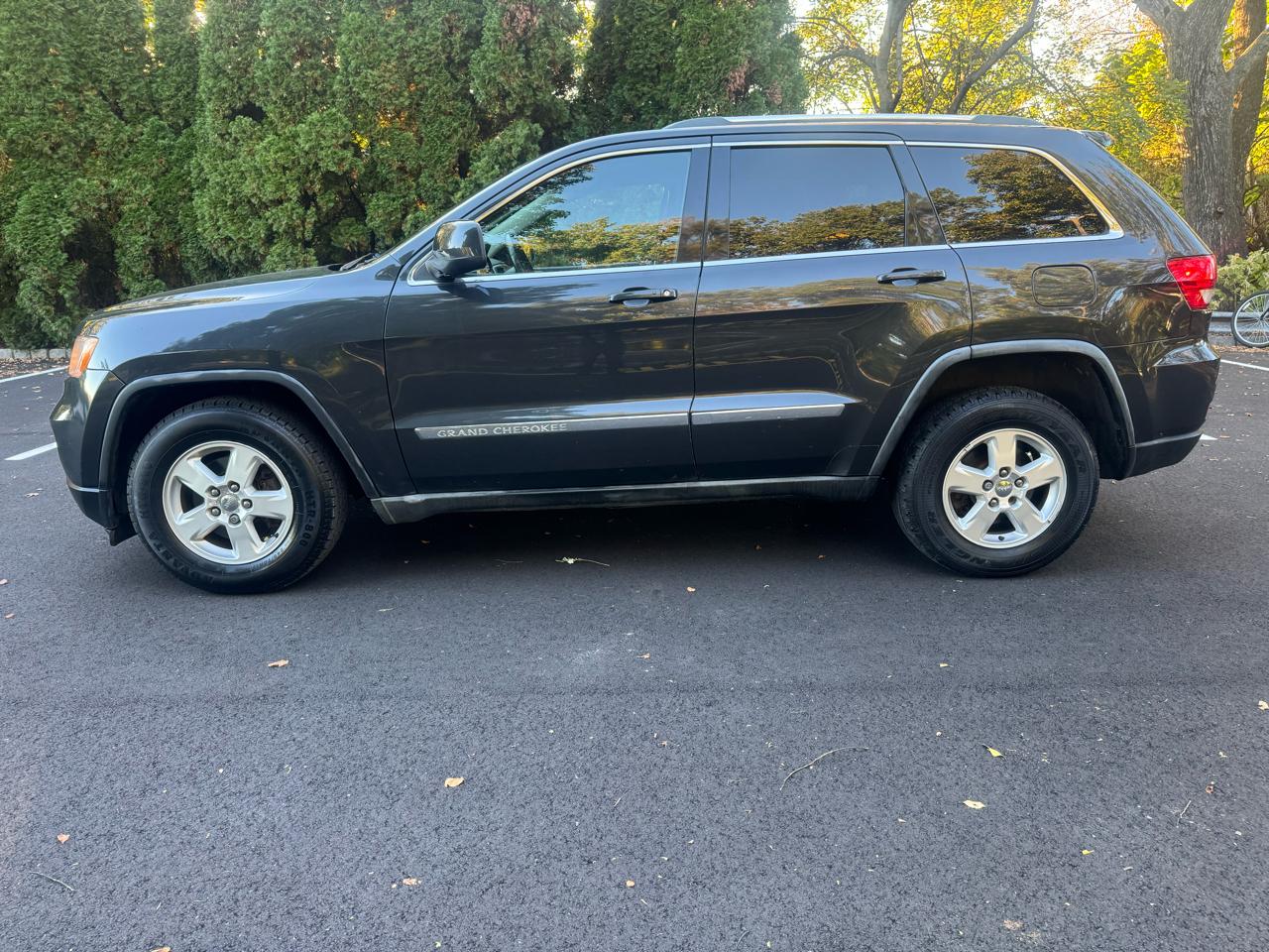 Jeep Grand Cherokee Laredo 4WD 2011
