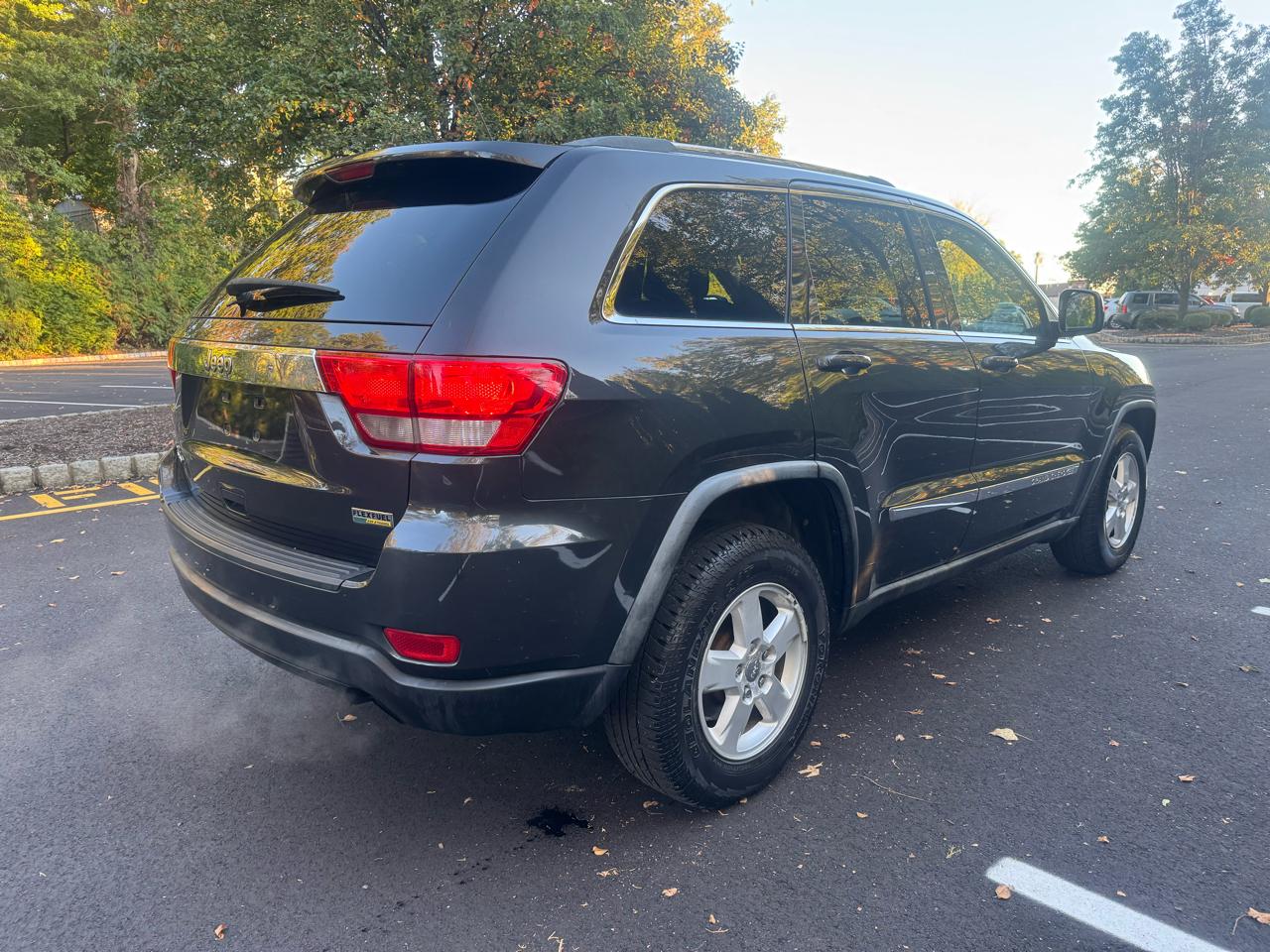 Jeep Grand Cherokee Laredo 4WD 2011