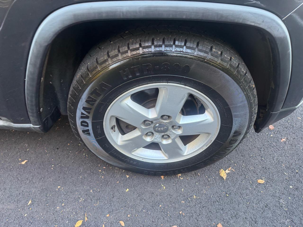 Jeep Grand Cherokee Laredo 4WD 2011