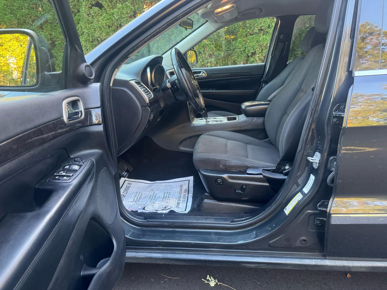 Jeep Grand Cherokee Laredo 4WD 2011