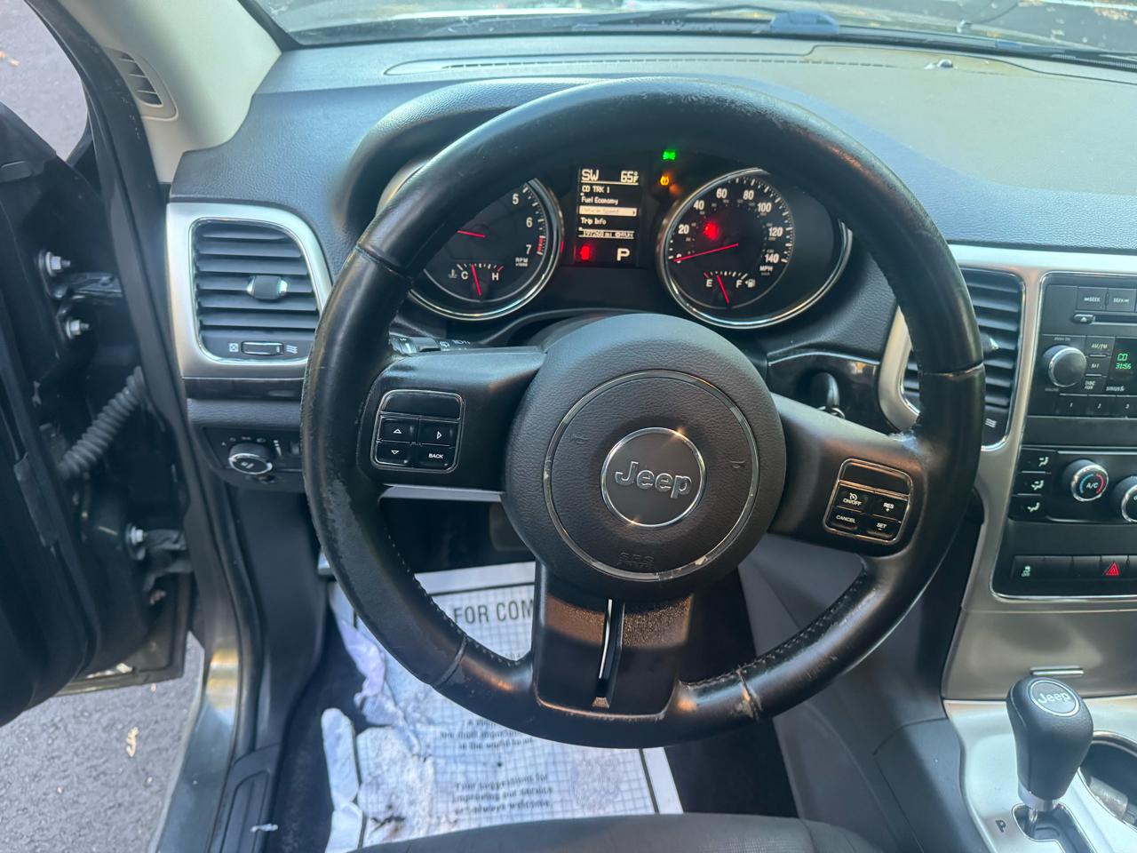 Jeep Grand Cherokee Laredo 4WD 2011