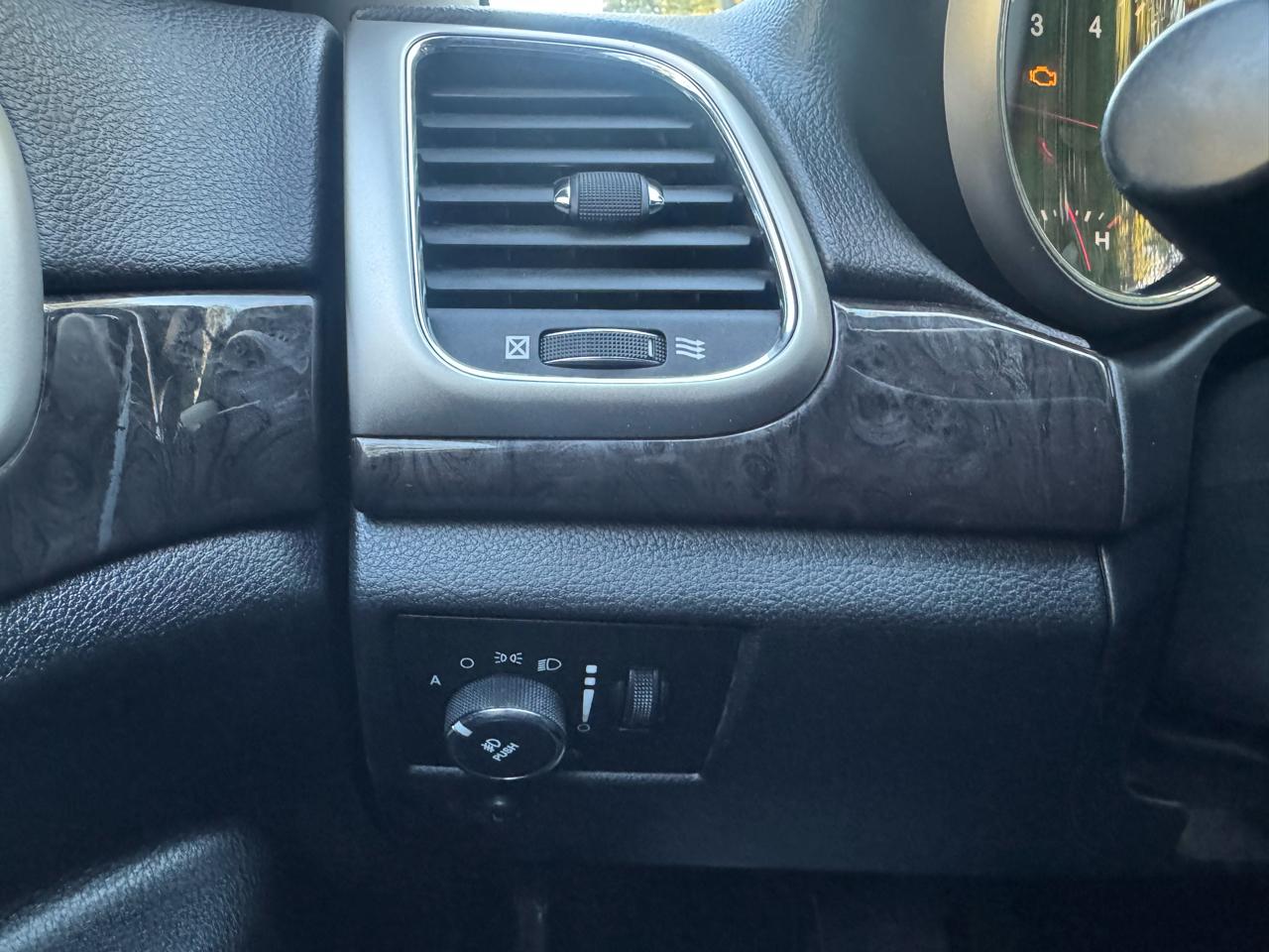 Jeep Grand Cherokee Laredo 4WD 2011