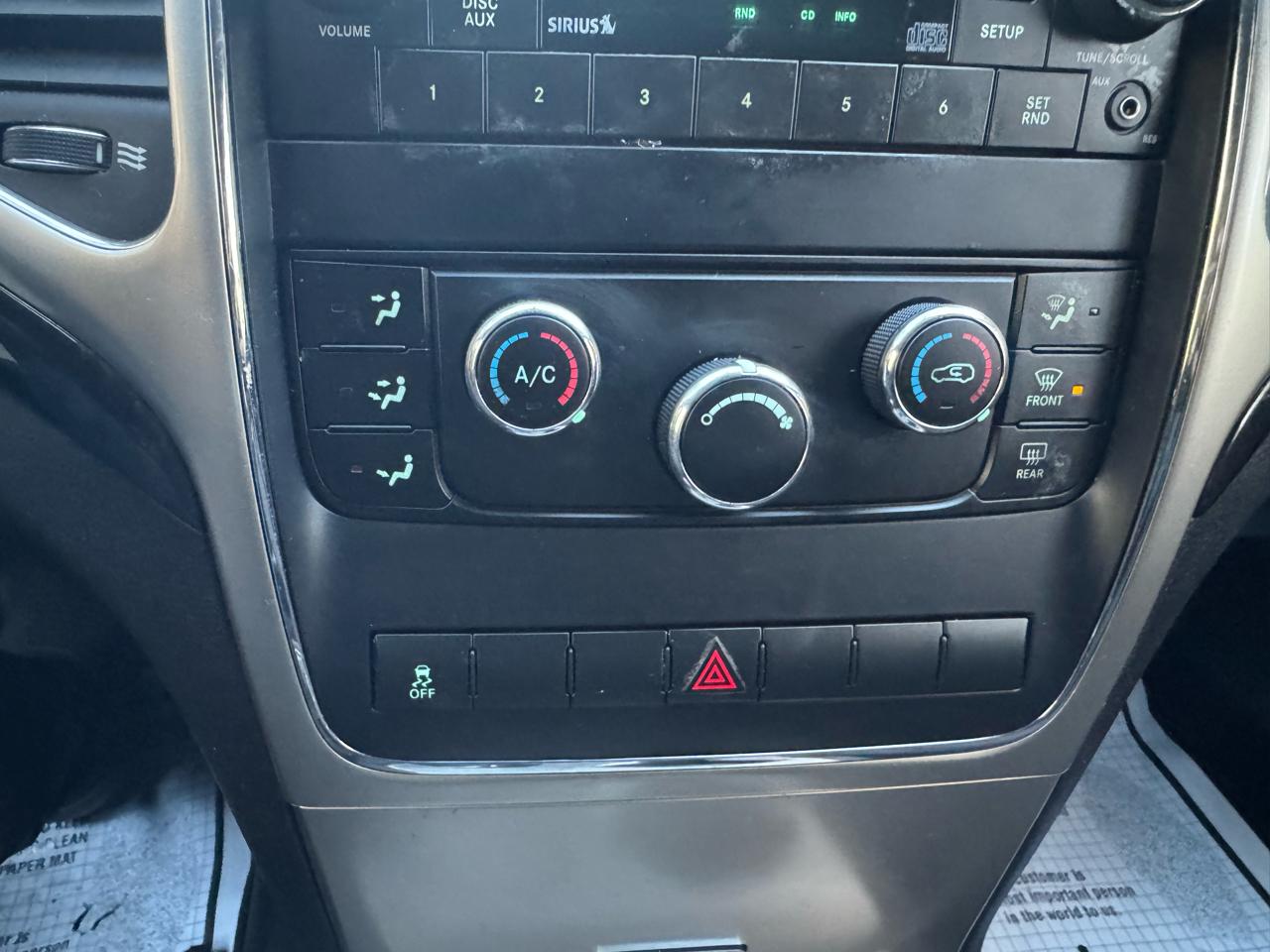 Jeep Grand Cherokee Laredo 4WD 2011