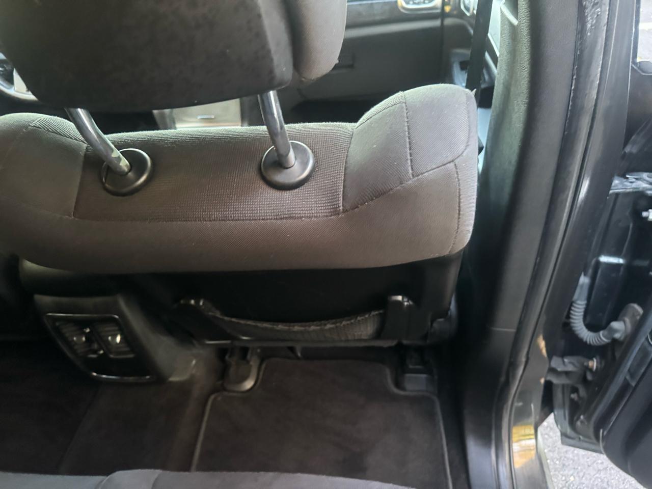 Jeep Grand Cherokee Laredo 4WD 2011