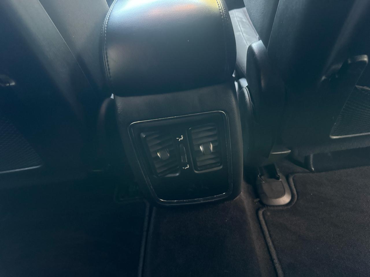 Jeep Grand Cherokee Laredo 4WD 2011