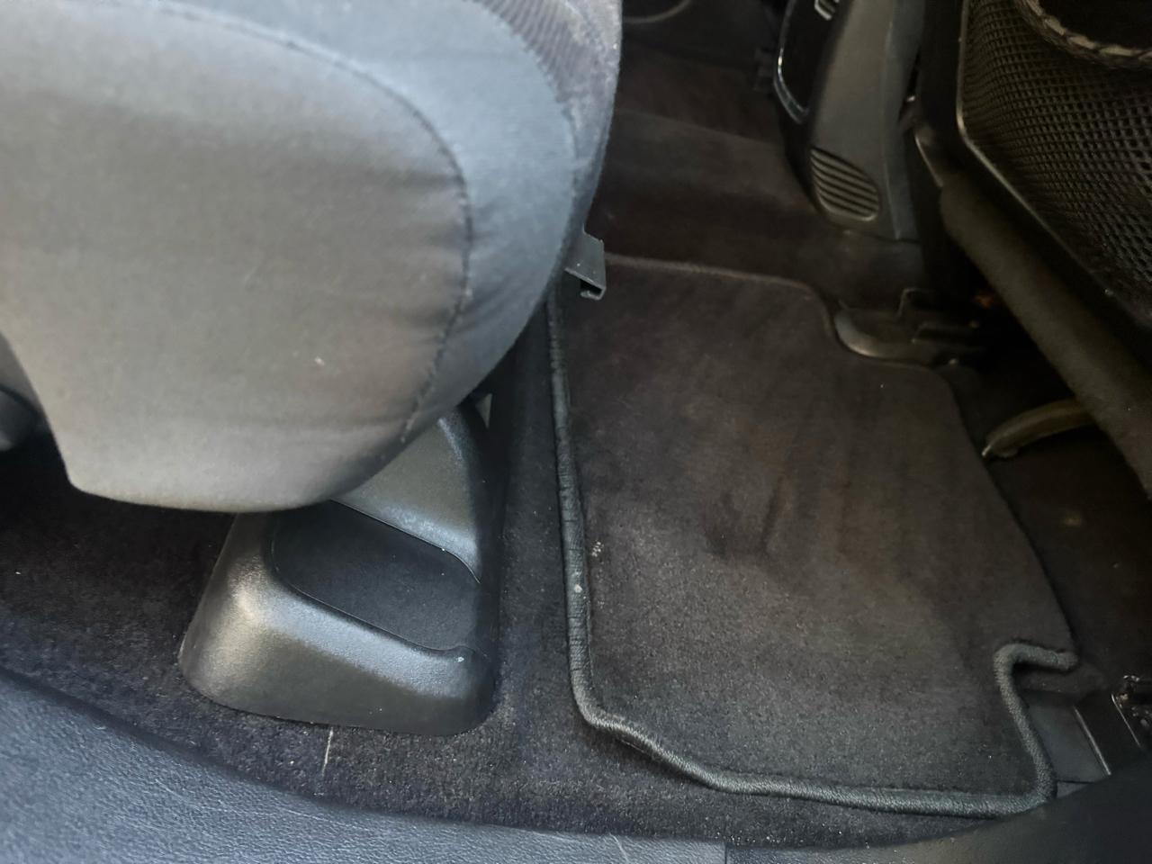 Jeep Grand Cherokee Laredo 4WD 2011