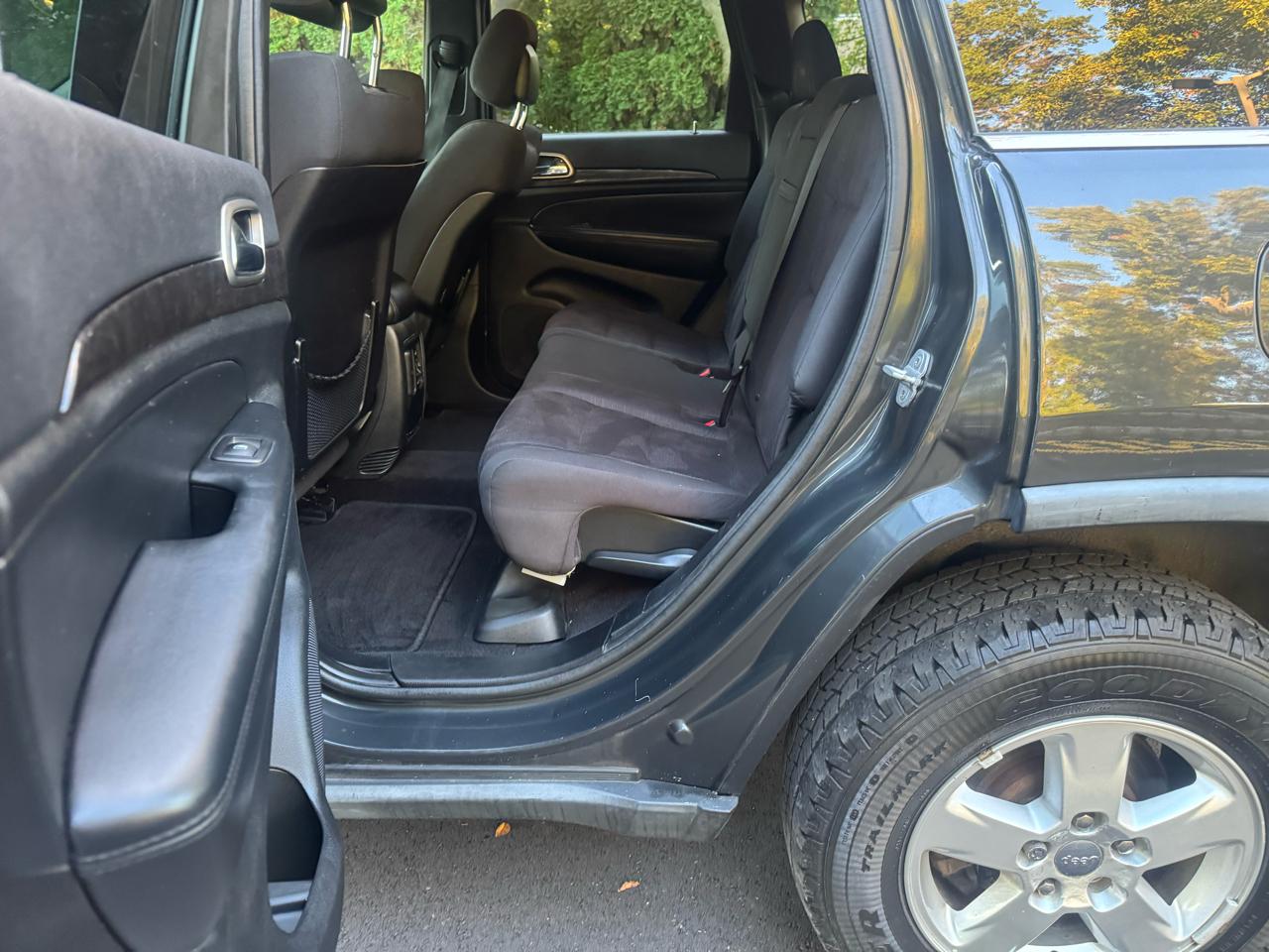 Jeep Grand Cherokee Laredo 4WD 2011