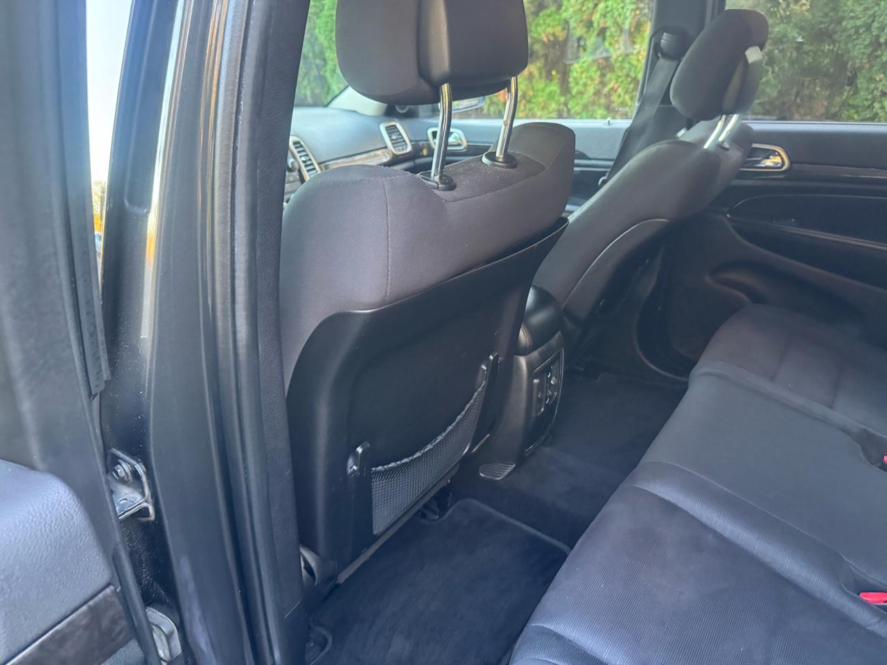 Jeep Grand Cherokee Laredo 4WD 2011