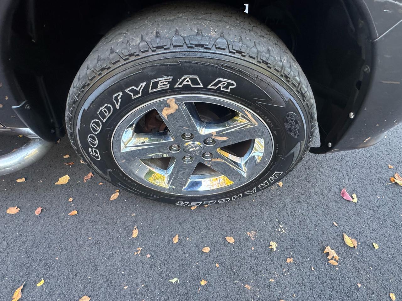RAM 1500 4WD Crew Cab 140.5" Express 2017
