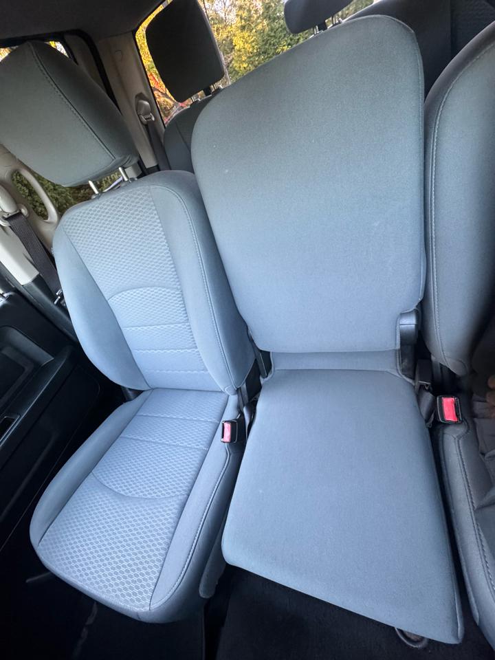 RAM 1500 4WD Crew Cab 140.5" Express 2017