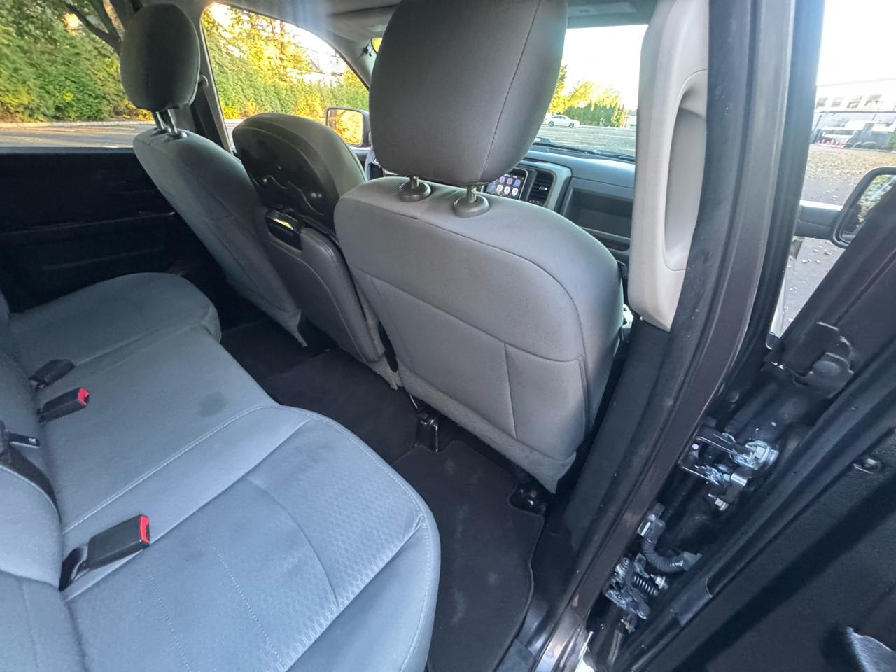 RAM 1500 4WD Crew Cab 140.5" Express 2017