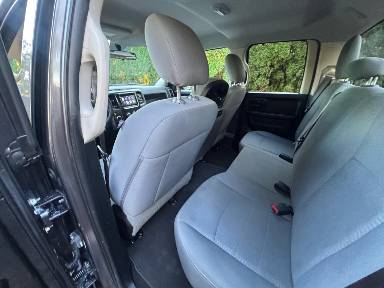 RAM 1500 4WD Crew Cab 140.5" Express 2017