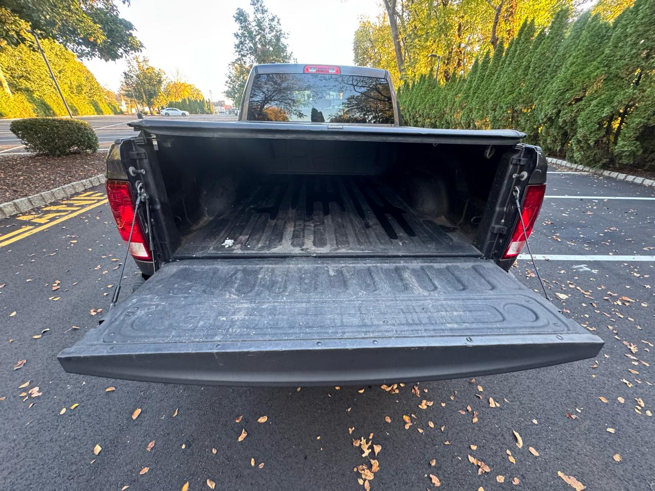 RAM 1500 4WD Crew Cab 140.5" Express 2017