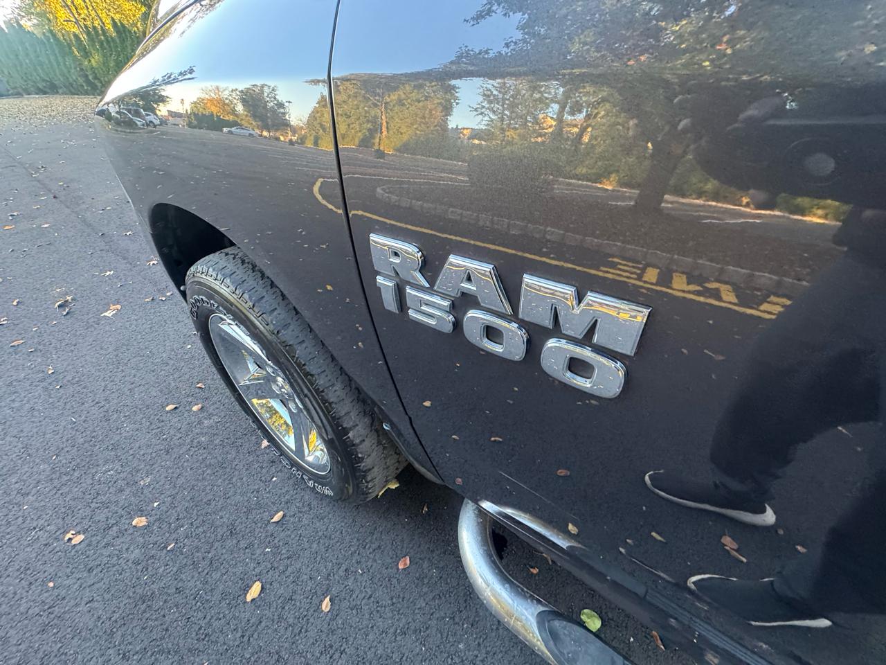 RAM 1500 4WD Crew Cab 140.5" Express 2017