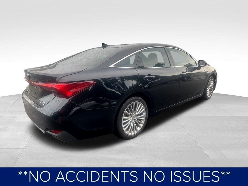2022 Toyota Avalon Hybrid Limited photo 2