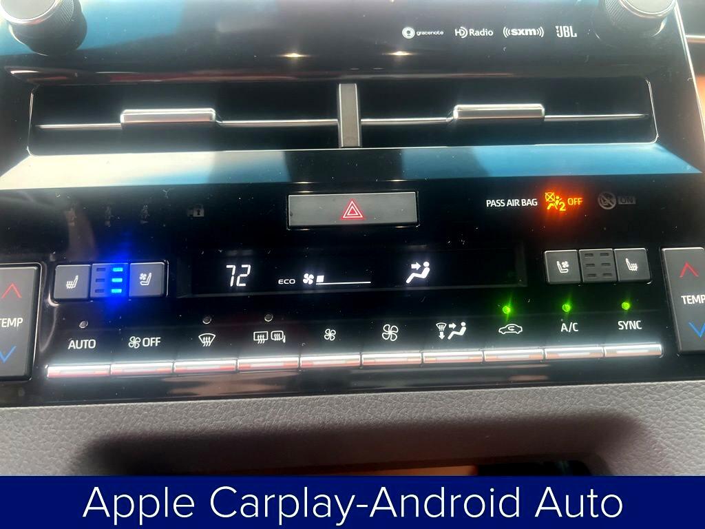 2022 Toyota Avalon Hybrid Limited photo 11