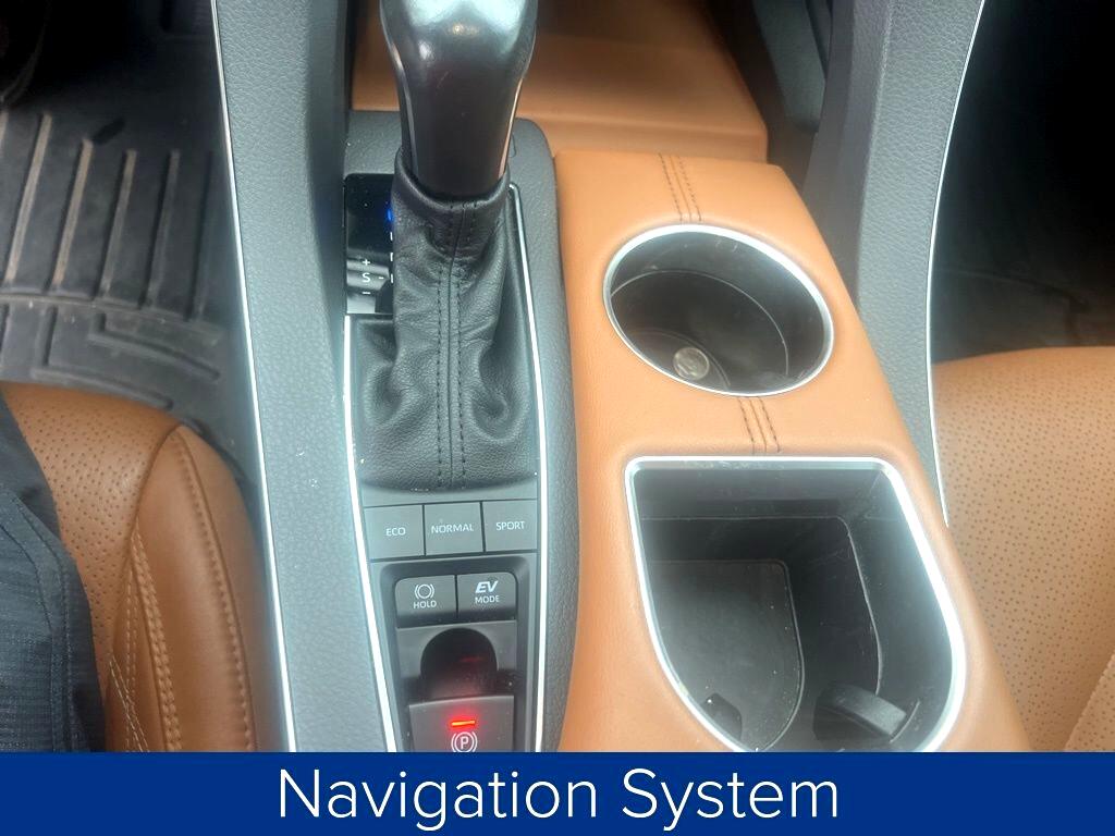 2022 Toyota Avalon Hybrid Limited photo 13