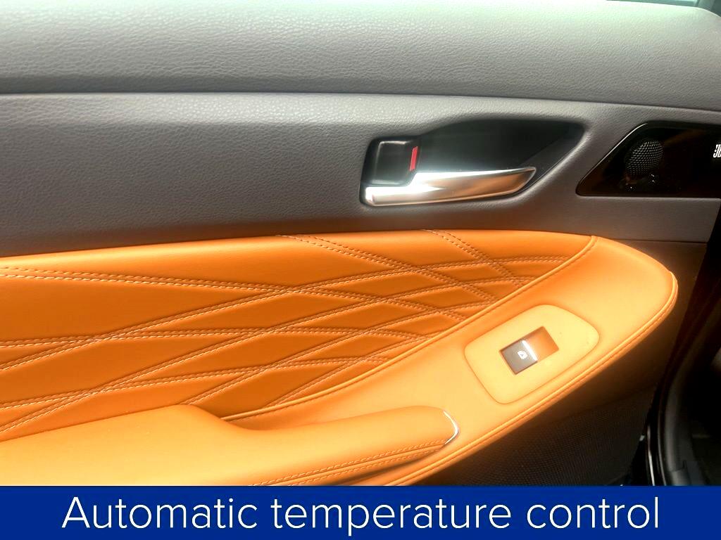 2022 Toyota Avalon Hybrid Limited photo 17