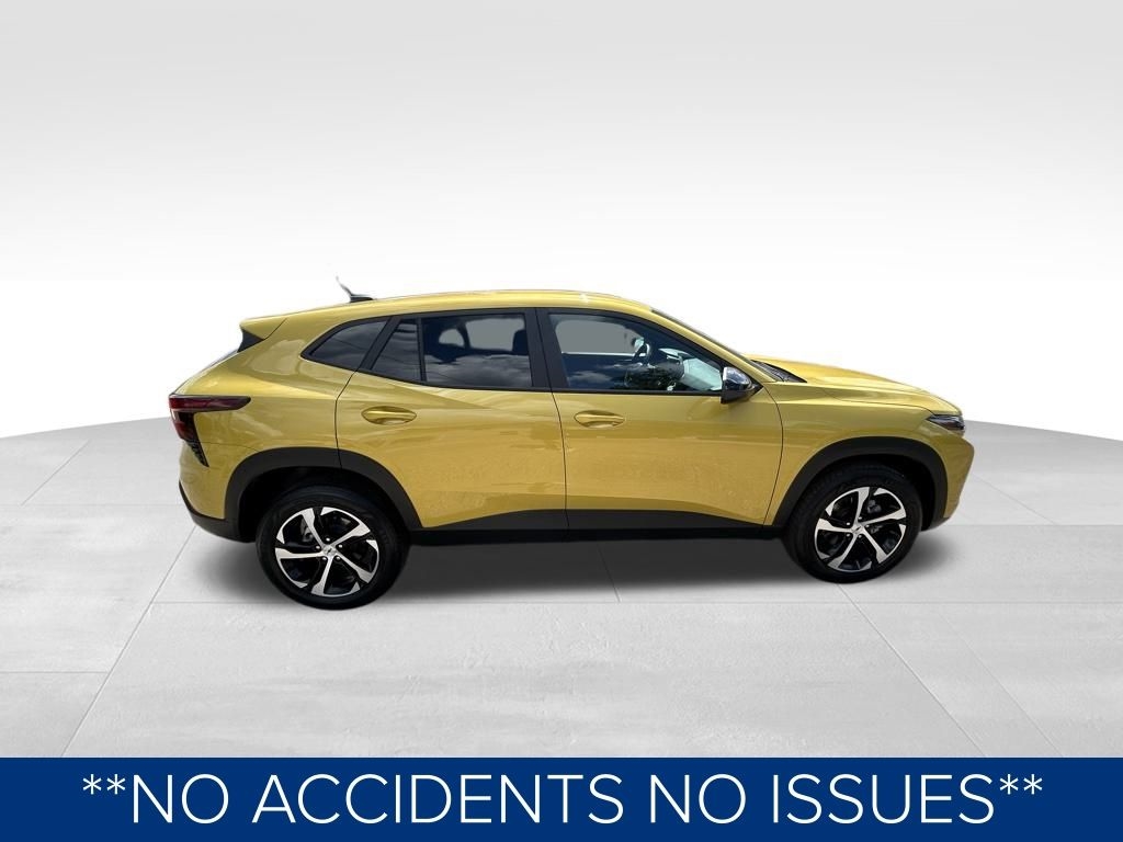 2025 Chevrolet Trax photo 3