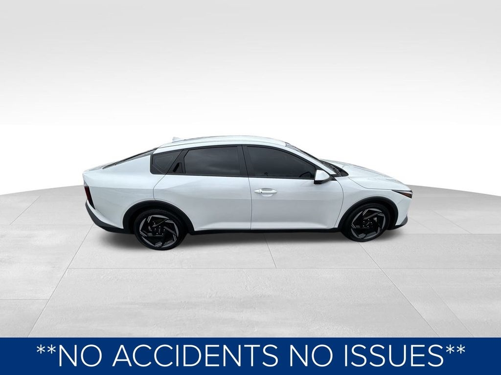 2025 Kia K4 EX photo 3