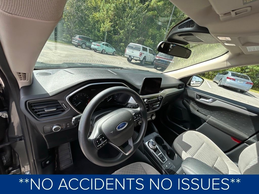 2020 Ford Escape SE photo 2